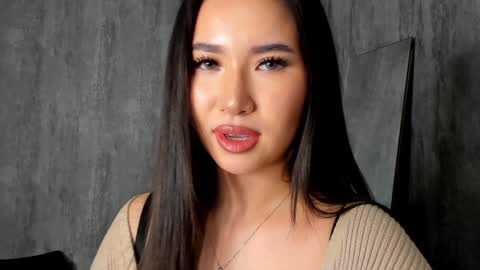 Amina online show from 12-28-24, 01:49