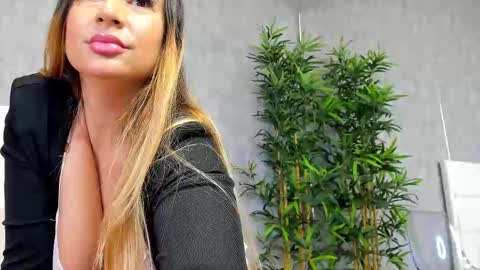 amirarees online show from 10-30-25, 06:59