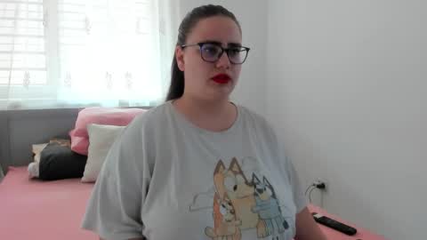 Amira Vyxen online show from 04-17-26, 07:11