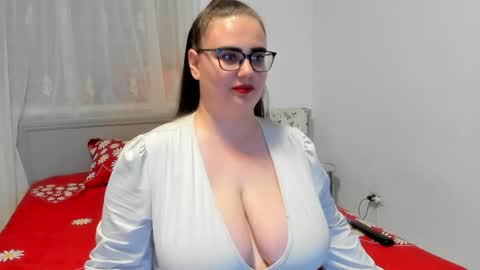 Amira Vyxen online show from 06-05-26, 07:52