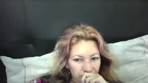 Snapshot of ammber3 chatting on 12-30-24, 11:37 Paula D online show from 12-30-24, 11:37