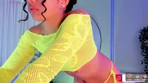 Snapshot of ammy_nova chatting on 10-23-25, 08:07 Ammy Nova online show from 10-23-25, 08:07