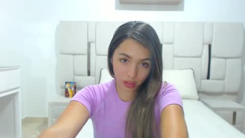 Snapshot of ammy_velez chatting on 01-17-25, 08:55 ammy_velez online show from 01-17-25, 08:55