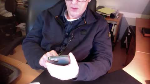 Snapshot of amor2200 chatting on 12-09-24, 07:50 Amor2200 online show from 12-09-24, 07:50