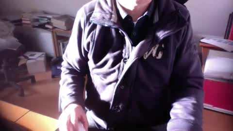 Snapshot of amor2200 chatting on 01-03-25, 11:46 Amor2200 online show from 01-03-25, 11:46