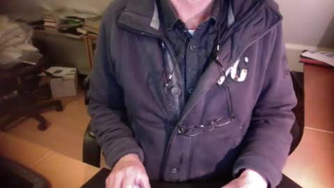 Snapshot of amor2200 chatting on 01-03-25, 07:29 Amor2200 online show from 01-03-25, 07:29