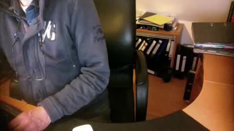 Snapshot of amor2200 chatting on 01-16-25, 06:48 Amor2200 online show from 01-16-25, 06:48