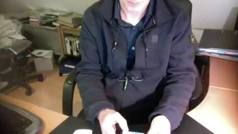 Snapshot of amor2200 chatting on 01-21-25, 08:00 Amor2200 online show from 01-21-25, 08:00