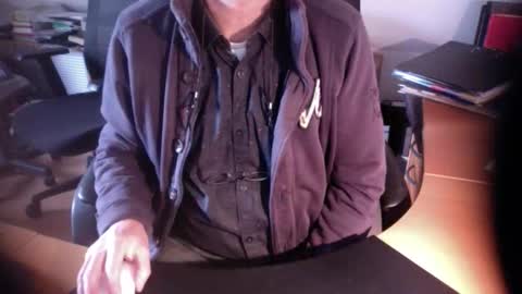 Snapshot of amor2200 chatting on 01-27-25, 09:13 Amor2200 online show from 01-27-25, 09:13