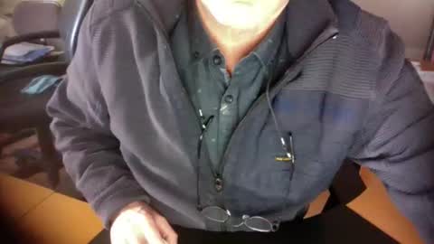 Snapshot of amor2200 chatting on 02-18-25, 04:05 Amor2200 online show from 02-18-25, 04:05