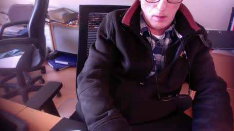 Snapshot of amor2200 chatting on 03-03-25, 02:15 Amor2200 online show from 03-03-25, 02:15