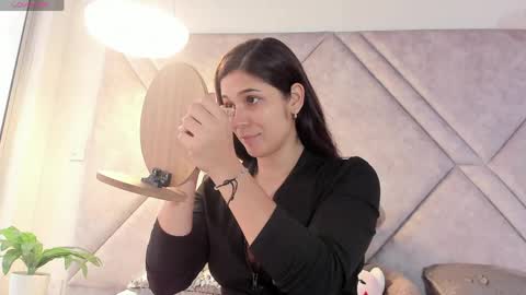 Snapshot of amora_96 chatting on 04-21-26, 01:28 amora online show from 04-21-26, 01:28