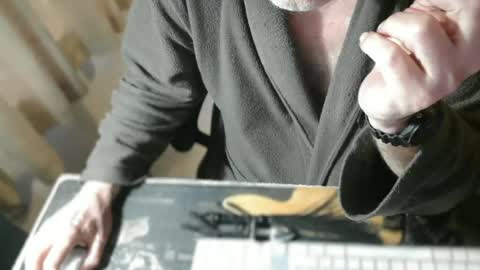 Snapshot of amslave4f chatting on 07-07-26, 05:32 amslave4f online show from 07-07-26, 05:32