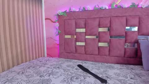 amy__rose_ online show from 10-22-25, 03:07