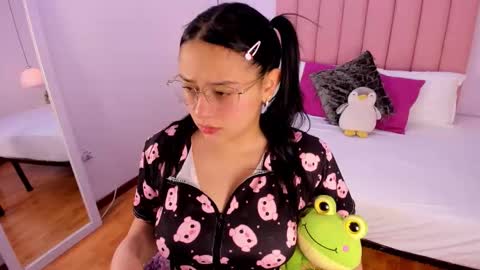 Aleja   online show from 11-19-25, 02:55