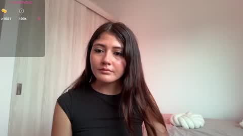 Snapshot of amy_innocent_ chatting on 06-11-26, 09:35 Amy online show from 06-11-26, 09:35