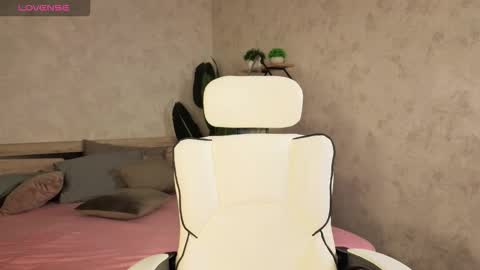 Amy online show from 11-10-25, 12:20