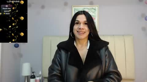 Snapshot of amy_le chatting on 11-06-25, 01:23 Amy online show from 11-06-25, 01:23