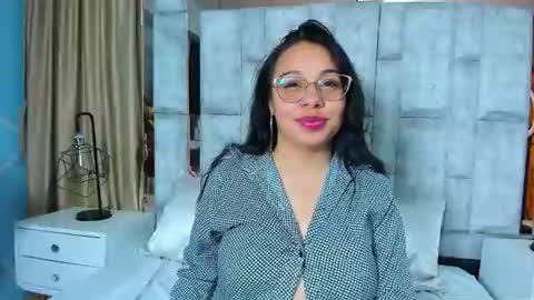 Emy Noa  online show from 06-12-26, 03:38