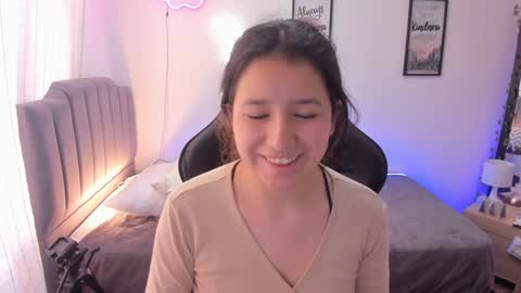 Snapshot of amy_sophiaa chatting on 12-26-24, 03:31 Amy sophia 3 online show from 12-26-24, 03:31