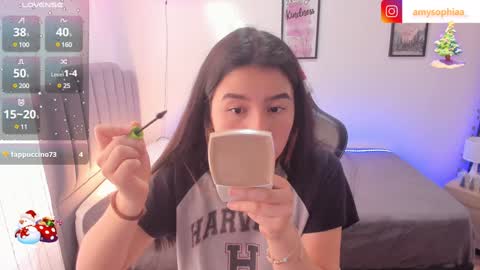 Snapshot of amy_sophiaa chatting on 12-28-24, 06:18 Amy sophia 3 online show from 12-28-24, 06:18