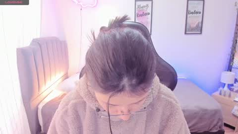 Snapshot of amy_sophiaa chatting on 01-02-25, 01:40 Amy sophia 3 online show from 01-02-25, 01:40