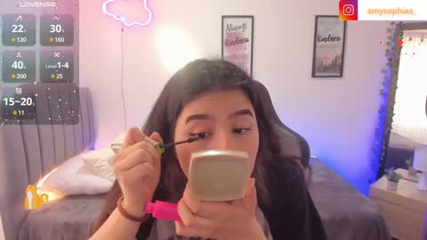 Snapshot of amy_sophiaa chatting on 01-16-25, 02:08 Amy sophia 3 online show from 01-16-25, 02:08