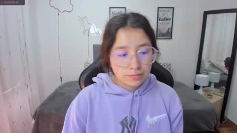 Snapshot of amy_sophiaa chatting on 09-18-25, 11:45 Amy sophia 3 online show from 09-18-25, 11:45