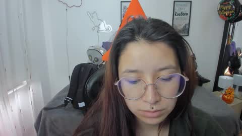 Snapshot of amy_sophiaa chatting on 10-27-25, 12:42 Amy sophia 3 online show from 10-27-25, 12:42