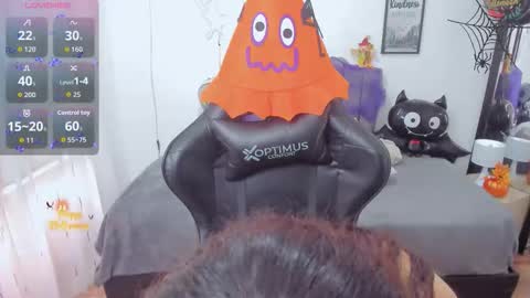 Snapshot of amy_sophiaa chatting on 10-31-25, 01:34 Amy sophia 3 online show from 10-31-25, 01:34