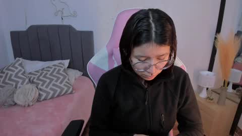 Amy sophia 3 online show from 04-11-26, 11:25