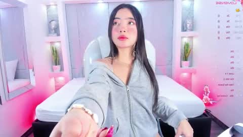 Snapshot of amycolman_ chatting on 10-24-25, 02:02 amy online show from 10-24-25, 02:02