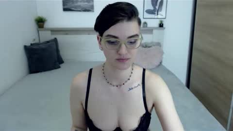 Hi there guys  My pleasure in your hands  pvt is open online show from 04-05-26, 01:52