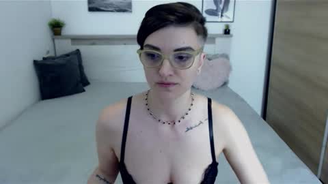 Hi there guys  My pleasure in your hands  pvt is open online show from 04-07-26, 11:43