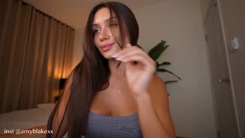 amylure online show from 06-11-26, 01:42