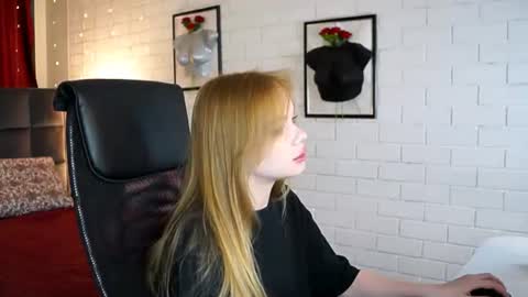 Amy online show from 06-18-26, 02:10