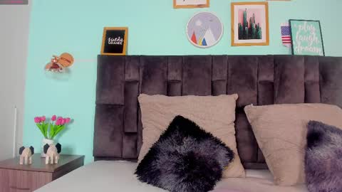 Snapshot of amypalmmer chatting on 02-24-25, 11:21 AMMY online show from 02-24-25, 11:21