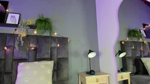 Snapshot of amypalmmer chatting on 11-07-25, 11:32 AMMY online show from 11-07-25, 11:32