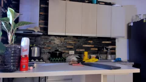 Amy online show from 04-18-26, 07:58