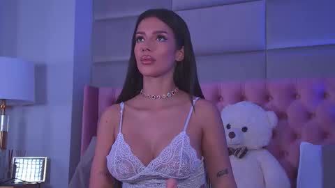 Amyra online show from 10-10-25, 04:00