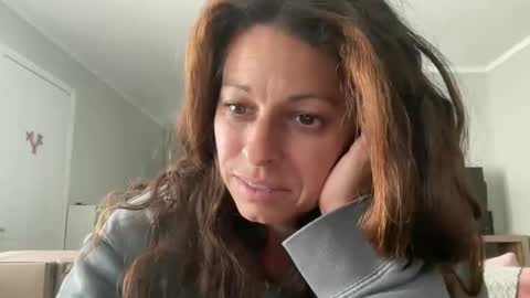 Amy Smilez online show from 05-12-26, 01:30
