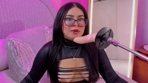 amywhitte_ online show from 11-18-25, 08:13