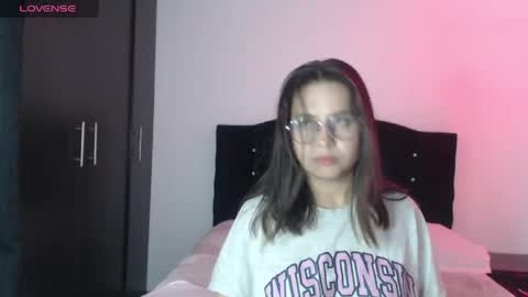 ana_arms_ online show from 04-26-26, 07:44