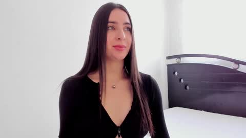 Snapshot of ana_castilo chatting on 12-14-24, 12:23 Ana IG an castillo 1 online show from 12-14-24, 12:23