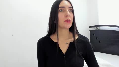 Snapshot of ana_castilo chatting on 12-28-24, 11:41 Ana IG an castillo 1 online show from 12-28-24, 11:41