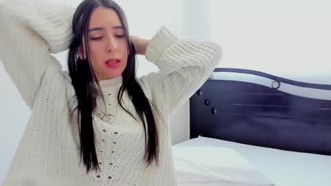 Snapshot of ana_castilo chatting on 01-12-25, 11:50 Ana IG an castillo 1 online show from 01-12-25, 11:50