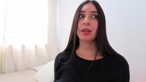 Snapshot of ana_castilo chatting on 11-14-25, 01:54 Ana IG an castillo 1 online show from 11-14-25, 01:54