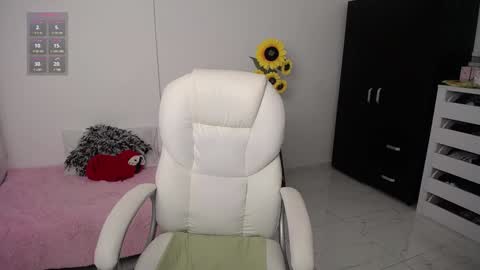  Ana  online show from 12-30-24, 11:06