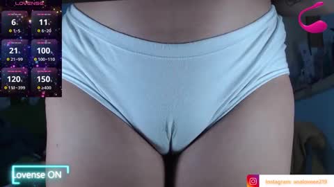 Snapshot of ana_loveee chatting on 09-17-25, 10:11 Ana lopez - Cameltoe girl online show from 09-17-25, 10:11