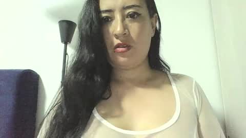 Snapshot of ana_lovexx2 chatting on 11-16-25, 05:18 Ana online show from 11-16-25, 05:18